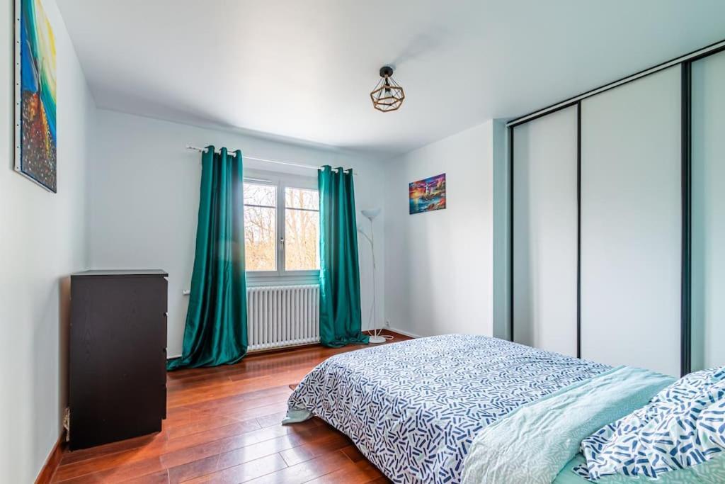 Charmante Maison Au Calme Yerres Dış mekan fotoğraf